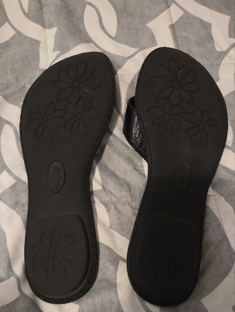 BORN CONCEPT (b.o.c.) Black Leather Thong Slide Sandals - Picture 3 of 4